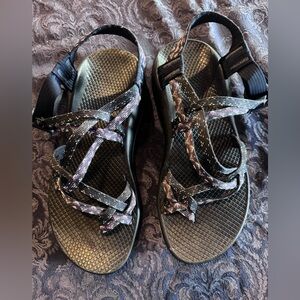 Chaco Woman’s Multicolor Strappy Sandals EUC